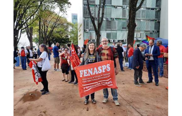 SERVIDORES PÚBLICOS FEDERAIS REALIZAM PROTESTO NA SECRETARIA DE GESTÃO EM BRASÍLIA – 30/9