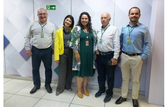 EM REUNIÕES EM BRASÍLIA